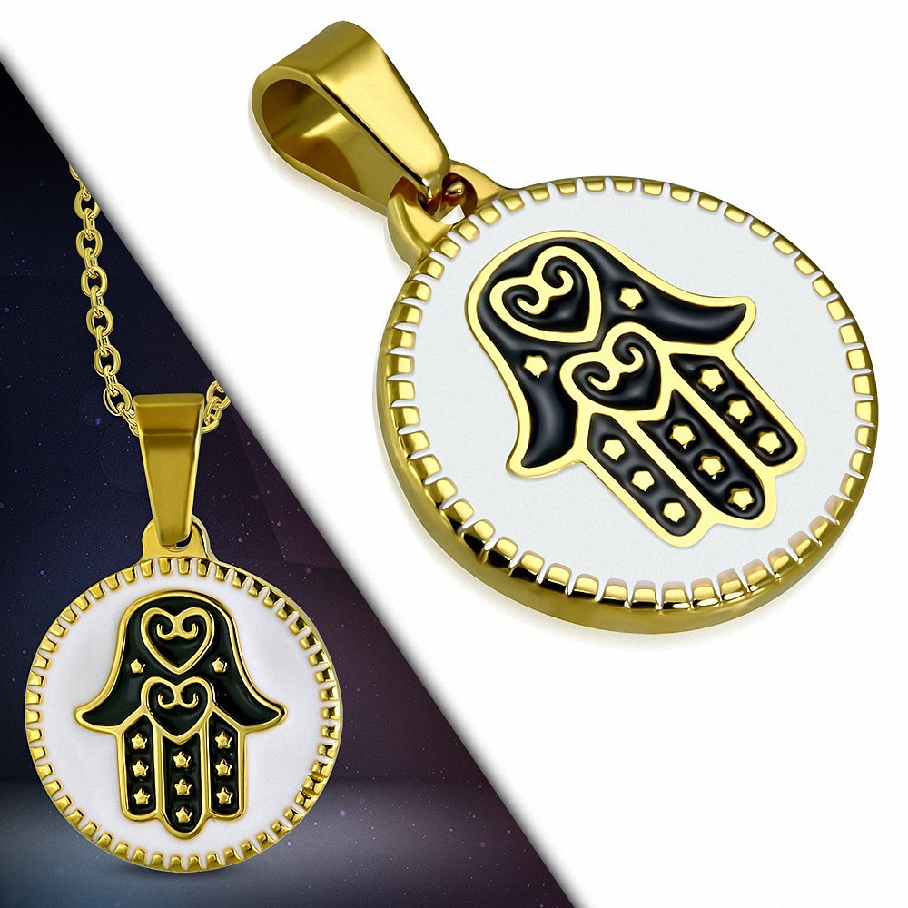 Pendentif main de fatma cercle doré cœurs fond blanc