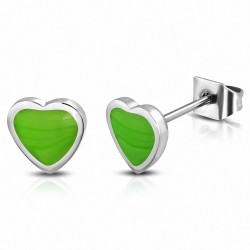 7mm | Boucles d'oreilles clous petites perles en forme de cœur d'amour en acier inoxydable émaillé vert (paire)
