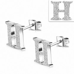 Boucles d'oreilles Alphabet H sablées en acier inoxydable (paire)