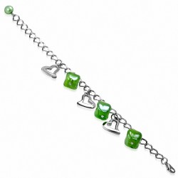 Bracelet en alliage de perles de verre vert ovale ouvert avec pendentif coeur ouvert