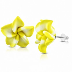 15mm | Boucles d'oreilles à la mode en forme de fleur de Fimo / Polymère avec Plumeria (paire) - FEO012