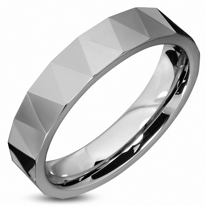 6mm | Bague demi-rond en carbure de tungstène avec triangle à facettes et coupe confortable