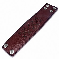 Bracelet de force en cuir marron texturé avec lanières en croix et bords piqués