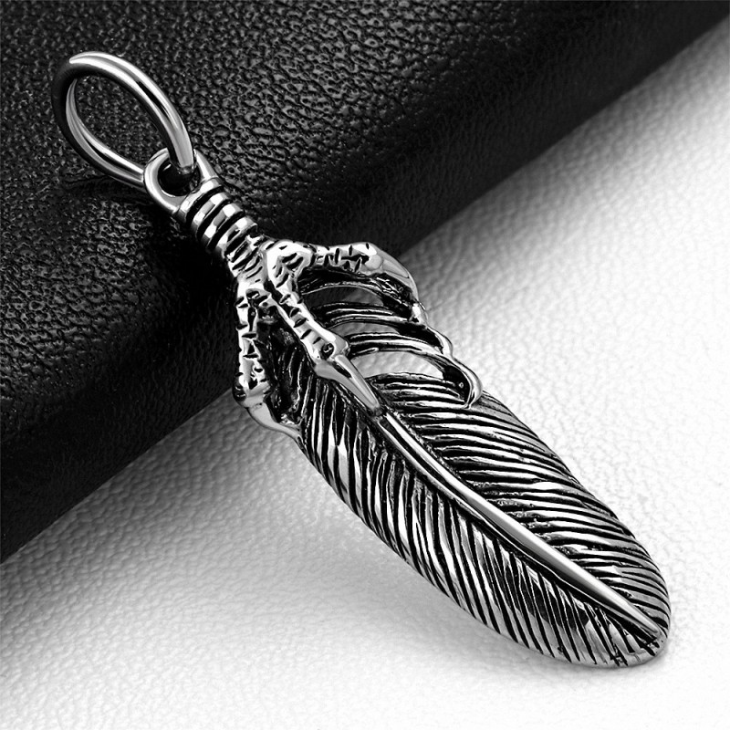 Pendentif motard plume d'aigle argentée et griffe argentée en acier inoxydable